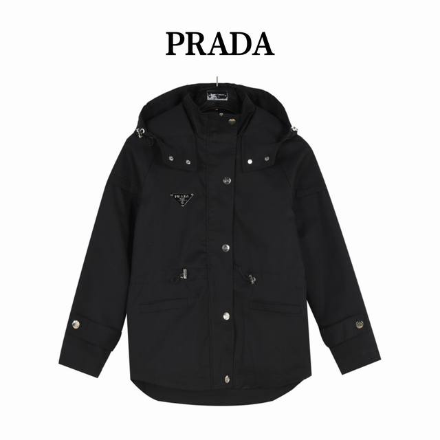 Prada 普拉达 24Fw 金属三角标夹棉风衣外套 女款 南油高货 整衣高端定制面料 腰线处配以松紧绳提升腰线曲线 更显身材 满足各种日常通勤 上身效果气场全