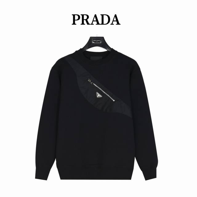 Prada 普拉达背包圆领卫衣 采用高支高密双股空气层长绒棉面料，兼具保暖跟舒适，男女同款全新美学灵感趣味设计,渠道性质精品。让整体造型设计更加优雅时尚，今夏最