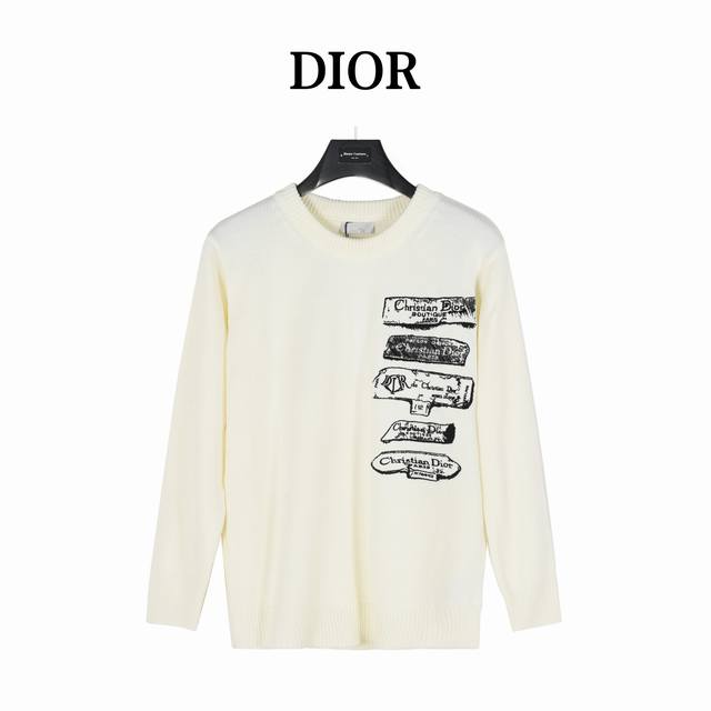 Dior 迪奥 24Fw Archives Labels标志刺绣针织套头毛衣 这款针织衫饰以 Dior Archives Labels 标志刺绣，焕新诠释 Di