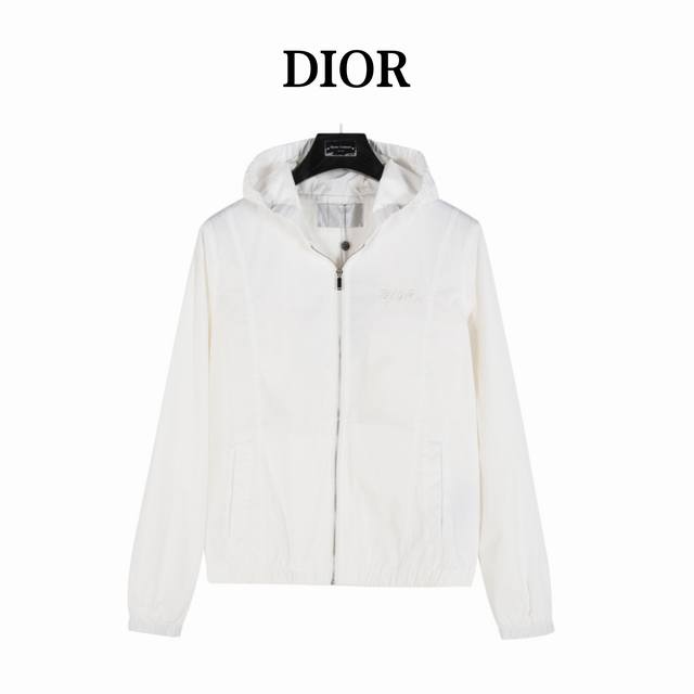 Dior 迪奥刺绣字母小黄蜂连帽外套 男女同款全新美学灵感趣味设计,渠道性质精品。让整体造型设计更加优雅时尚，今夏最火系列，无数明星潮人追捧。裁剪工艺细节处理工