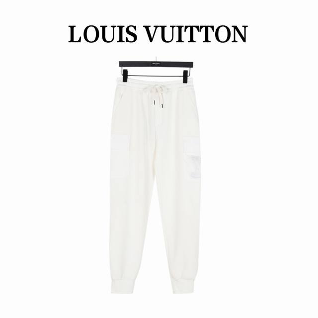 Louisvuitton 路易威登 口袋刺绣logo棉质工装长裤 男女同款全新美学灵感趣味设计,渠道性质精品。让整体造型设计更加优雅时尚，今夏最火系列，无数明星