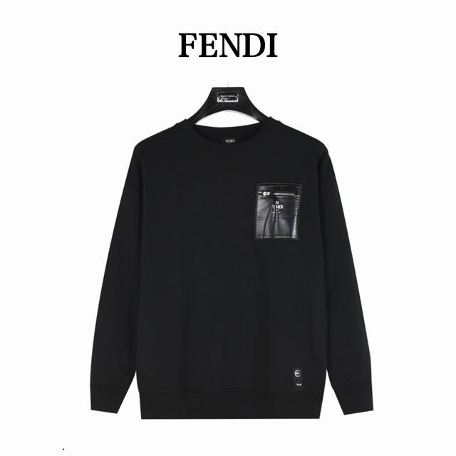 Fendi 芬迪 24Fw 胸口皮口袋拉链圆领卫衣 男女同款全新美学灵感趣味设计,渠道性质精品。让整体造型设计更加优雅时尚，今夏最火系列，无数明星潮人追捧。裁剪