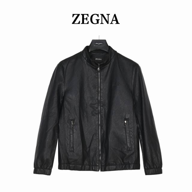 Zegna 杰尼亚 男士高级时尚休闲皮衣 水洗皮休闲时尚皮衣，人人可驾驭， 瞬间打造出神秘酷帅街头风格！ 杰尼亚都市休闲立领皮衣，一款高档时尚很有质感的立领皮衣