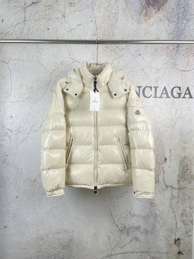 顶级原版 款号：Mc091 上新 Moncler｜蒙口 盟可睐 Maya玛雅短款羽绒服 陈奕迅同款- 受到8年代标致性外套的影响，Maya夹克以现代风格和尖端元