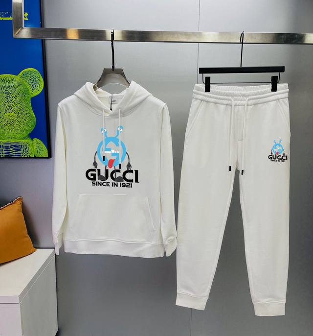 Gucci 古奇 胖子福音 爆款套装来袭 专注官网原版 2024全新爆款卫衣套装 原单狠货倾注顶级设计师的精心之作 就为一个贴合、完美的上身效果 全天然优质罗马