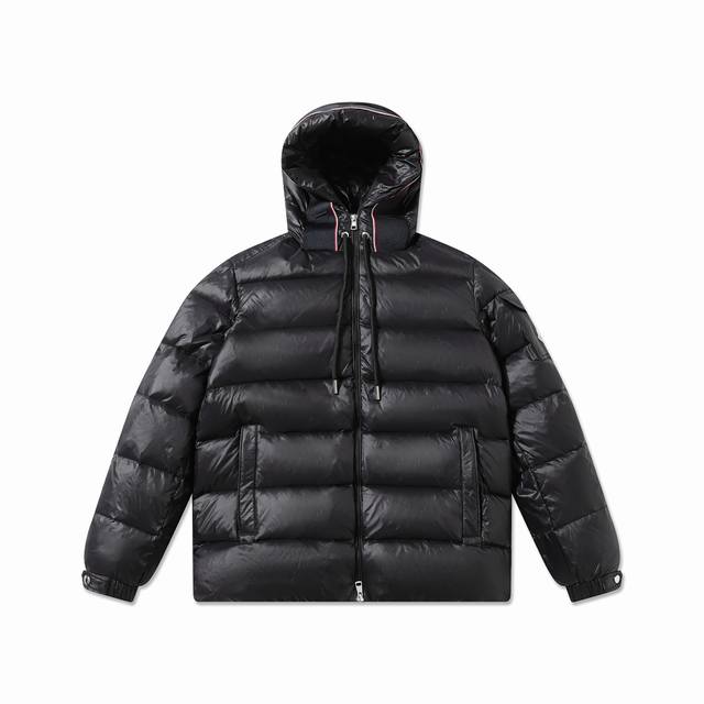 Moncler 蒙口盟可睐pavin彩条连帽抽绳夹克羽绒服 -Pavin短款男士羽绒服夹克外套pavin羽绒夹克是moncler的经典款式，箱型造型设计，兜帽点