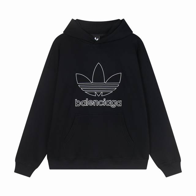 Balenci*Ga 巴黎联名adidas前面刺绣logo长袖连帽卫衣 面料采用克重460克，布面干净.布纹清晰，柔软舒适.色牢度好.不易变色。螺纹釆用定染无色