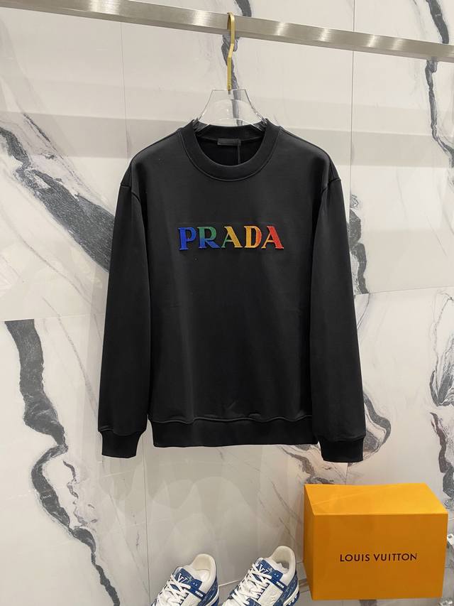 Prada 普拉达 高品质 圆领新款卫衣 渐变色牙刷绣字母logo标识 纯原品质 原版面料 官方同款 同缸染面料 手感非常舒服 百搭超级百搭好看 男女都非常合适