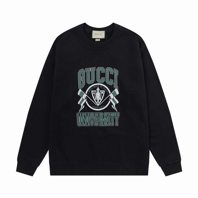 隔天出！ Gucci 古驰 2024秋冬新款 定制420G毛圈面料 数码喷印旗帜字母logo 情侣款 圆领卫衣 颜色：黑色 尺码：Xs-L