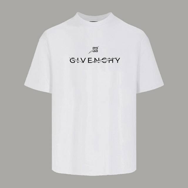 Givenchy Gvc纪梵希24Ss春夏新款短袖t恤 -定制280G全棉双纱面料，布面干净，布纹清晰，手感非常细腻扎实，更加力挺 -整衣立体定位剪裁，上身帅气