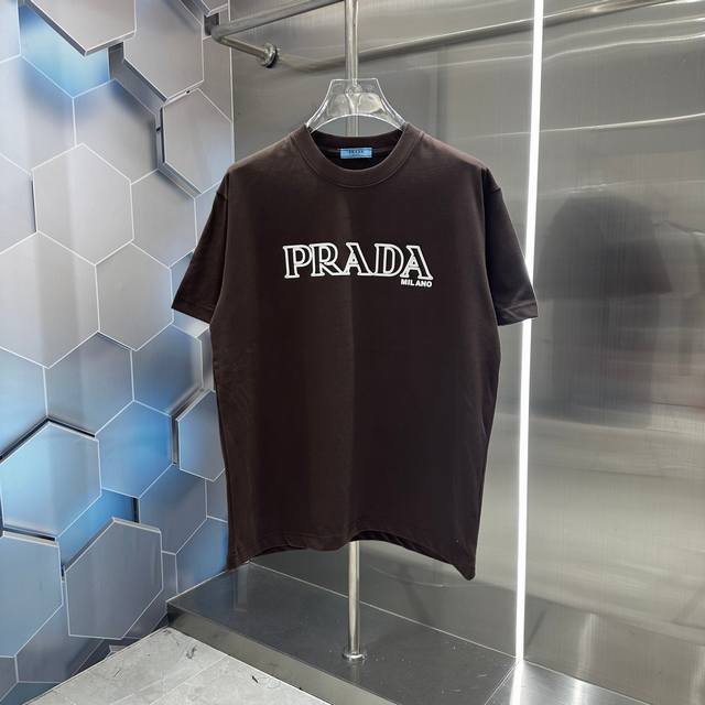 隔天 Prada 2024秋冬新款320克短袖t恤 立体硅胶 男女同款宽松版 S M L Xl Xxl 五个码 黑色 白色 咖色