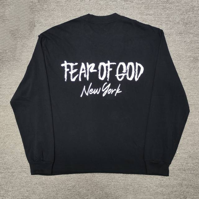 Gx Fog Fear Of God Fog Essentials复线23Ss最新款涂鸦字母字母印花长袖 涂鸦字母印花，给人眼前一亮！光夜如新！ 全新的一季、全