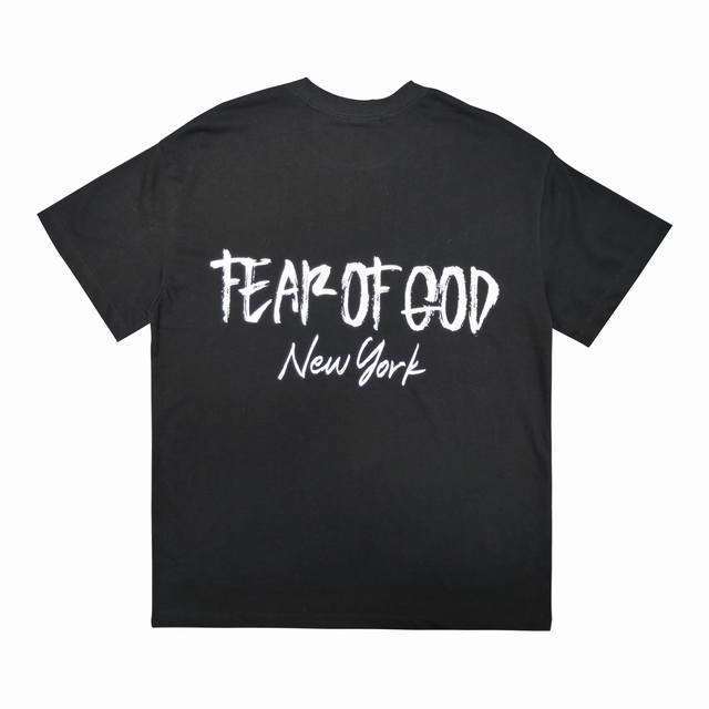 Gx Fog Fear Of God Fog Essentials复线23Ss最新款涂鸦字母字母印花短袖 涂鸦字母印花，给人眼前一亮！光夜如新！ 全新的一季、全