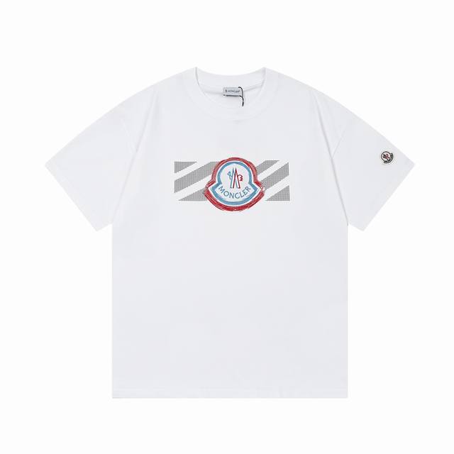 Moncler 蒙口 双色设计字母刺绣 Logo标识精致升级，灵感源自八十年代复古 原版面料 官方同款 短袖t恤 定制260克同缸染面料 手感非常舒服 春夏砖柜