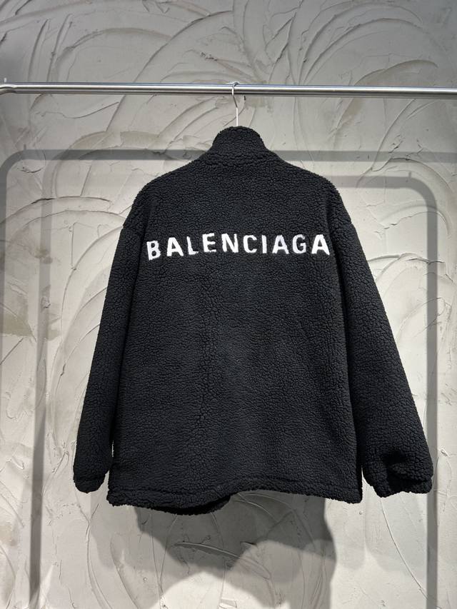 Balenciaga新款巴黎世家blcg巴黎秋冬新款字母刺绣泰迪外套 这款外套真的太赞了 面料泰迪羊羔毛材