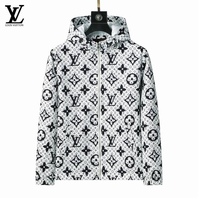 路易威登 Lv 殿堂级奢侈品顶级风衣满足您对品质的苛刻要求专柜原单简约时尚从容百搭大气优雅不起皱快速复原奢华如新防风防水速干五金洗水唛显眼的品牌标志做工细致精湛