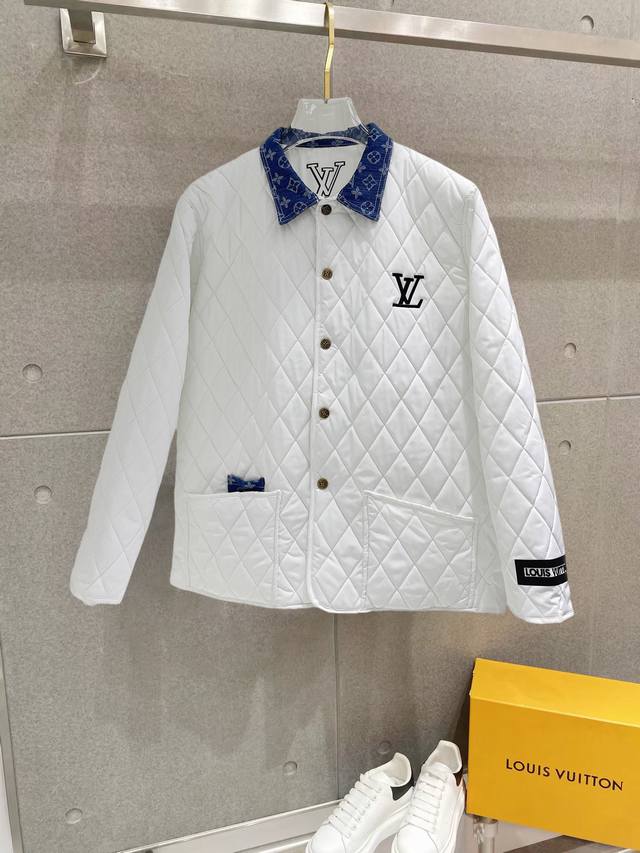 路易威登lv 三标齐全 2024Ss冬季新款羽绒棉服加厚外套，秀场新品品相非常完美，舒适保暖，色泽饱满诱人，非常出彩的设计，轻松将时髦感进阶，做工极为考究严谨，