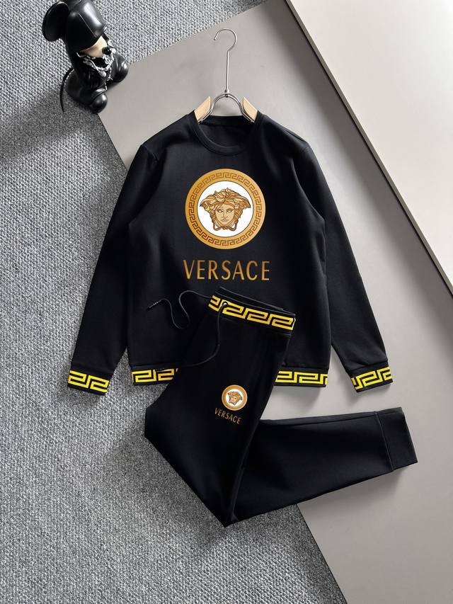 下单麻烦报身高体重 工厂配货 Versace 范思哲 双面丝光面料 2024秋冬套装套装 专注官网原版 全新爆款卫衣套装 原版1:1倾注顶级设计师的精心之作 就