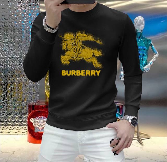 直 品牌 Burberry 巴宝莉 胖子福音 2024Ss秋款最新款长袖圆领卫衣，官网同步发售 清爽透气 采用顶极天丝罗马 舒适柔软 3D立体清晰 时尚感超好