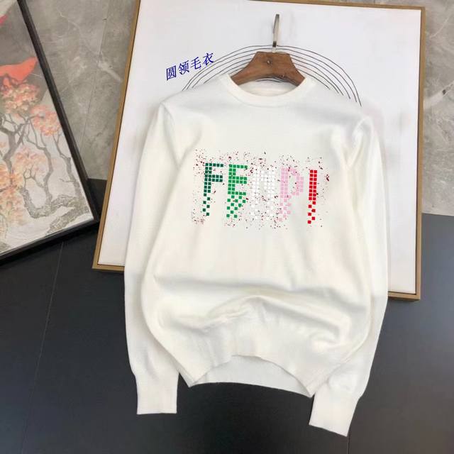 直 Fendi 芬迪 秋冬经典圆领套头羊毛衫，全品相！！！羊毛混纺面料，2024最新款 黄金比例！！修身款软黄金 百搭实用型的单品，搭配及实用性强大到天际，简洁