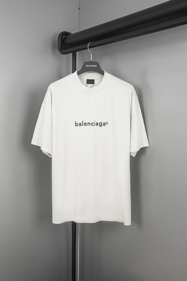 Balenciaga 巴黎世家blcg 24Ss字母小r标印花短袖t恤 官网品质早春夏季最新巴黎世家最新邮箱款式，采用32支足纱双240克纯棉，1*1双纱十字罗