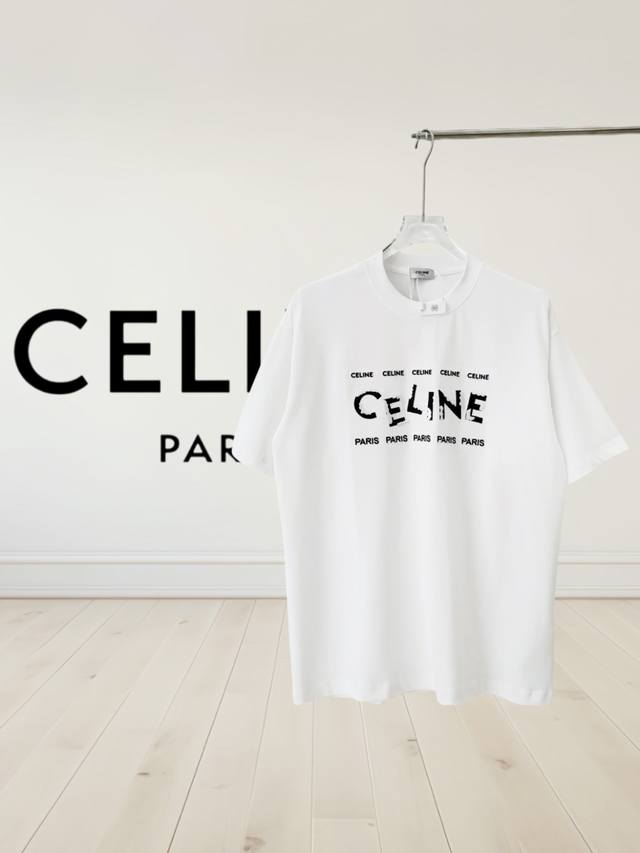 高品质］思琳 Celine 25Ss前幅刺秀工艺加厚二色logo后面绣花英文圆领短袖t恤，有个性街头设计风格 面料采用32支280G精棉双纱面料 定制同缸染面料