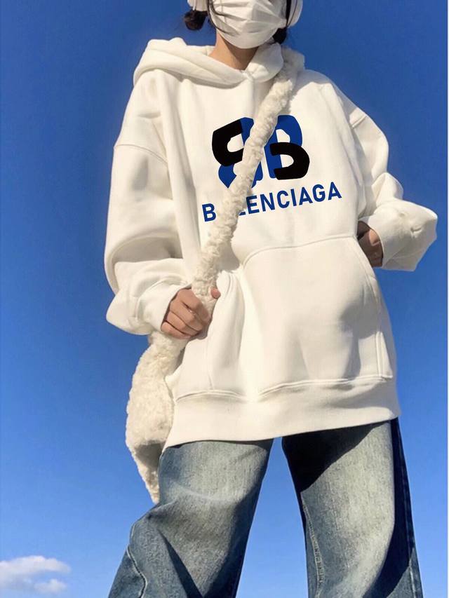 W8 加绒 2024 巴黎世家balenciaga专柜同步新款字母联名款男女情侣同款连帽卫衣 本款采用客供精选纯棉面料，不起球不褪色不变形，内里采用420G宝宝