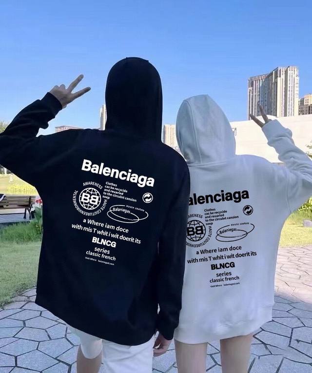 W5加绒 巴黎世家加绒连帽卫衣 2024巴黎世家balenciaga最新款满印字母男女情侣同款连帽加绒连帽卫衣 本款采用客供精选纯棉面料，不起球不褪色不变形，内