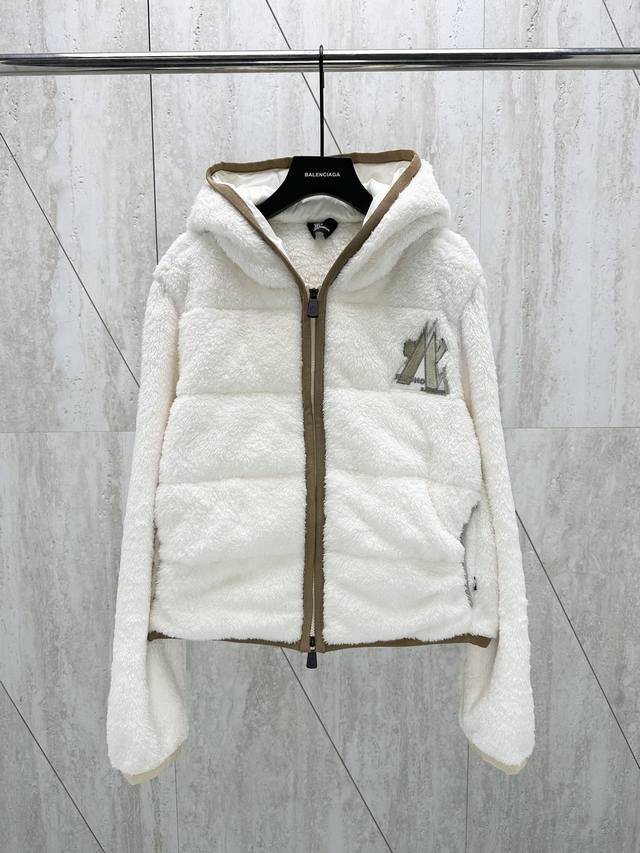 Moncler 蒙口胸口刺绣珊瑚绒拉链外套 Size：S M L