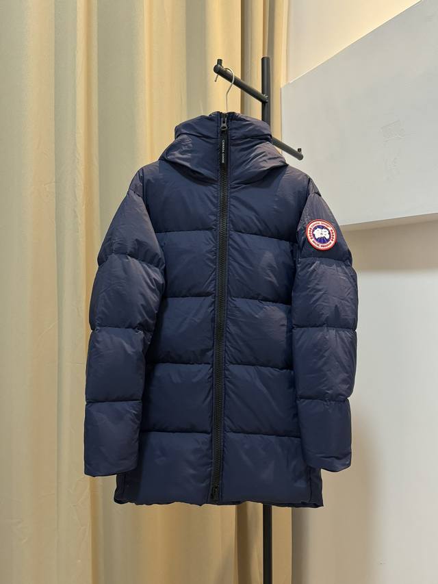 隔天到 -Canada Goose Lawrence Puffer系列中长款徽章红标羽绒服许光汉同款男女同款 -面料:采用原版定织定染三防面料。40D胆布。 -