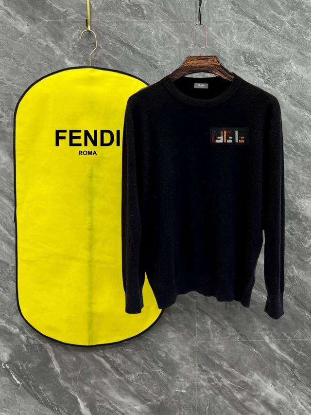 Fendi 芬迪3标齐全 精美徽标圆领毛衣 精品羊毛混纺毛衫 男女款高端定制臻品系列 隶属品牌高端主线 专利顶级纱线混纺 以创新来阐释常规款式 面料的配置更是颠