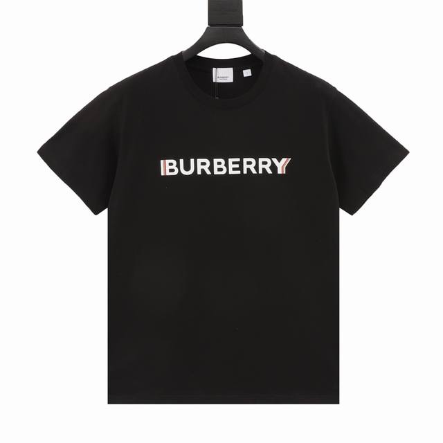 款号y716 Burberry 巴宝莉 经典重影字母印花短袖 修身版型 客供平织棉,由微型针织的工艺技术制作,丝丝细雨般的质感突显,略带弹性的面料让细节感和柔触