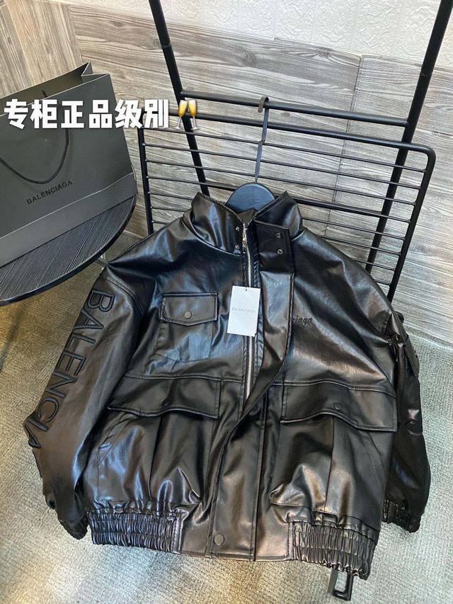 特价 清仓处理 不退换 巴黎世家21秋冬情侣款机车亮黑皮衣夹克外套 Balencianga巴黎世家21秋冬新款 超重工艺泡沫刺绣logo 皮衣夹克外套 机车女孩