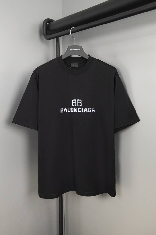 Balenciaga 巴黎世家马赛克双b印花短袖t恤 全新的面料与车线工艺，定制高克重面料，手工丝网印刷，细腻无毛拉，前片后片拉回合衣服，同缸订染螺纹，无论是支