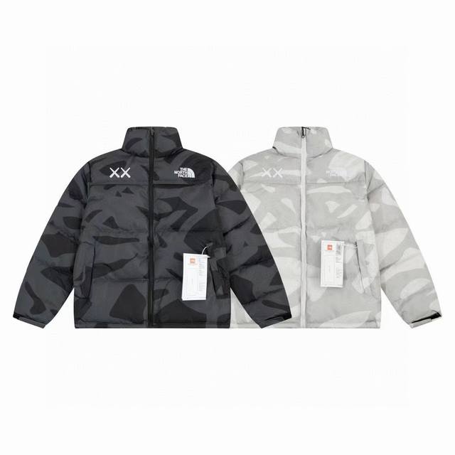 K02 最高版本 北面芝麻街联名羽绒棉服外套the North Face X Kaws联名1996 Nuptse防水700蓬彩章若楠同款 专柜原版，尼龙数码印花