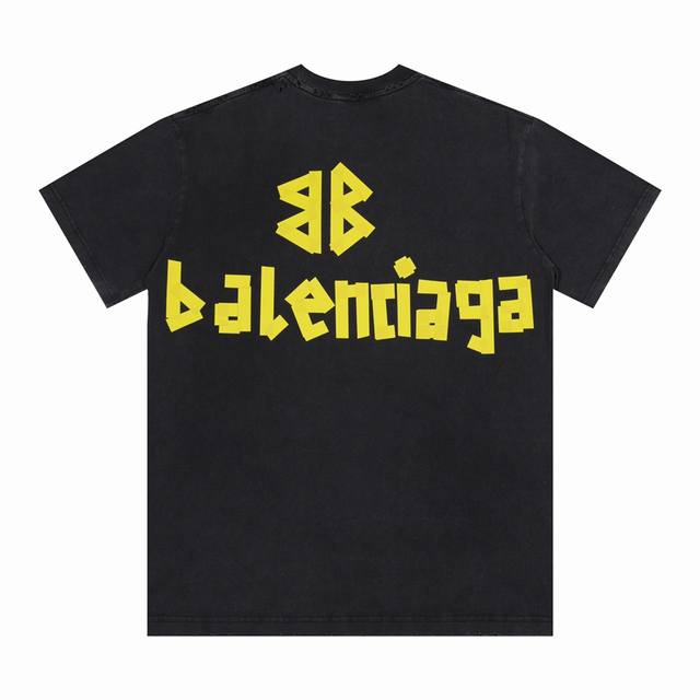 Balenciaga巴黎世家爆款美纹纸胶带短袖t恤 采用美纹纸胶带 手工磨破工艺 洗水做旧面料 十字螺纹不变形 使用二次固色处理 宽松版型 面料舒适 男女同款