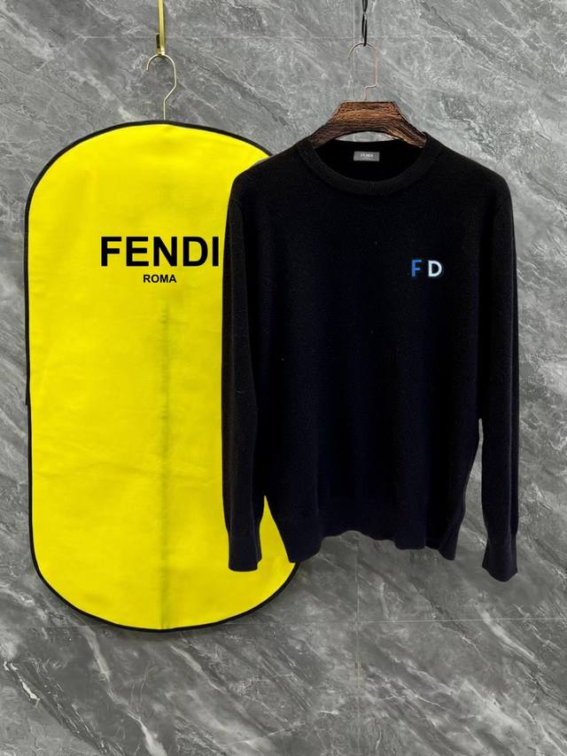 Fendi 芬迪3标齐全 精美徽标圆领毛衣 精品羊毛混纺毛衫 男女款高端定制臻品系列 隶属品牌高端主线 专利顶级纱线混纺 以创新来阐释常规款式 面料的配置更是颠