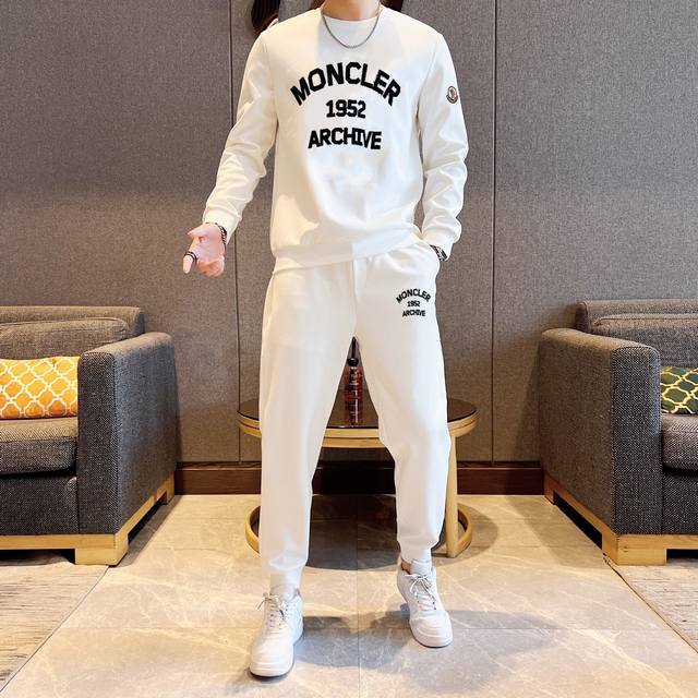 Moncler 蒙口 胖子福音 爆款套装来袭 专注官网原版 2024全新爆款卫衣套装 原单狠货倾注顶级设计师的精心之作 就为一个贴合、完美的上身效果 全天然优质