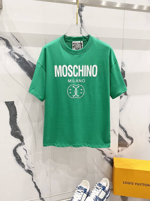 D Moschino 莫斯奇诺 260克圆领短袖t恤 经典品牌字母发泡印花logo标识 官方同步 高版本 高品质 时尚个性 百搭潮流 纯原品质 原版面料 吊牌