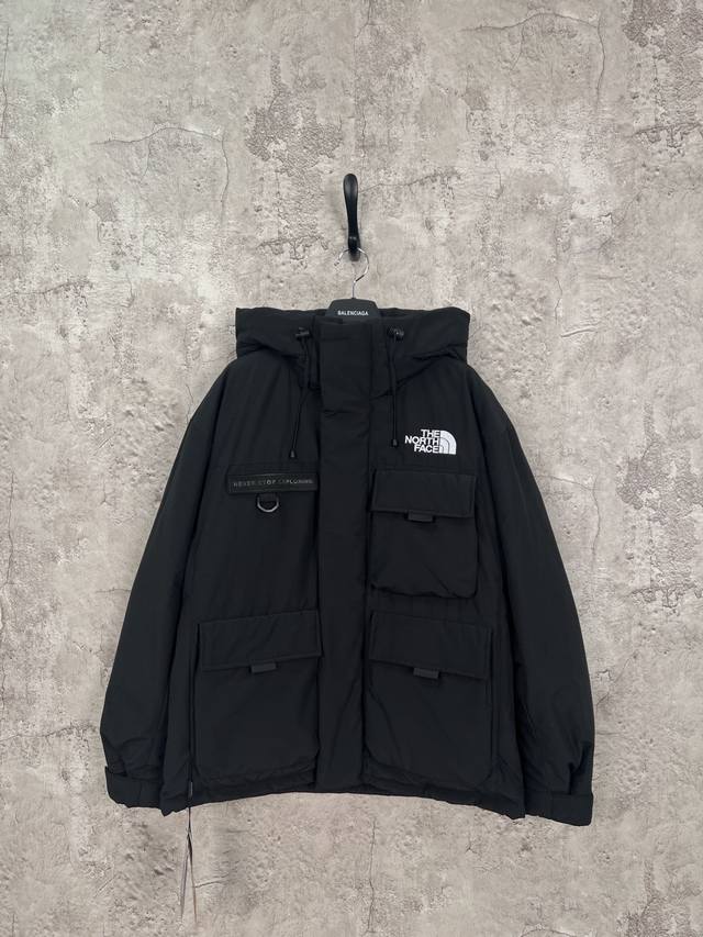 The North Face Tnf 北面 多口袋工装连帽羽绒服 可主推！长期有货，不断货！ 尺码：Xs S M L Xl Xxl 颜色：黑色 灰白色 石墨灰色