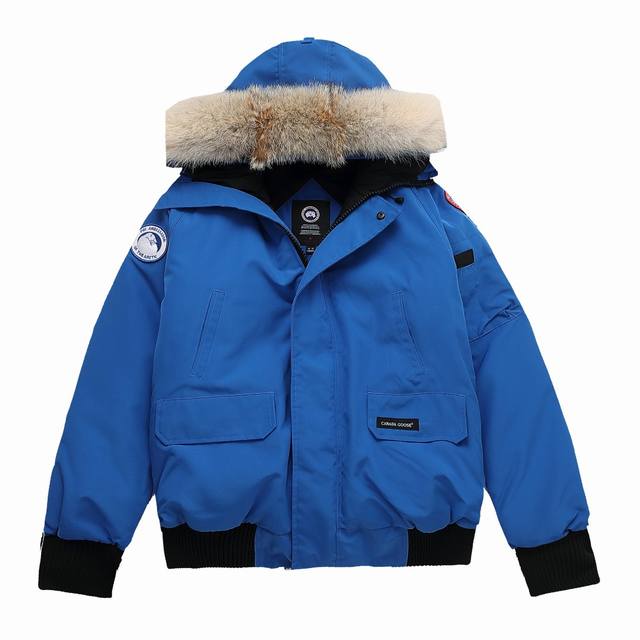 Canadagoose 加拿大鹅 高端版本chilliwack01款飞行员夹克羽绒服，正品原衣开模，需要正品对比随时来看，辅料全部原厂定制面料对照正品的软硬度随