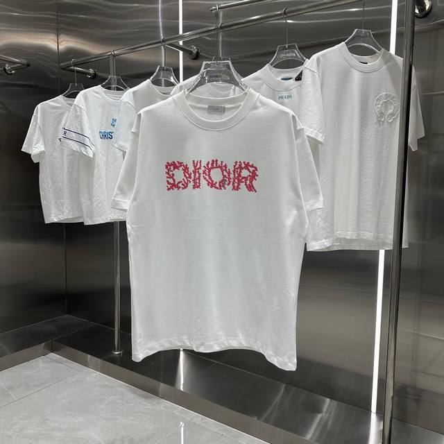 Dior 2024秋冬新款320克短袖t恤 个性印花 男女同款宽松版 S M L Xl Xxl 五个码 黑色 白色 酒红色