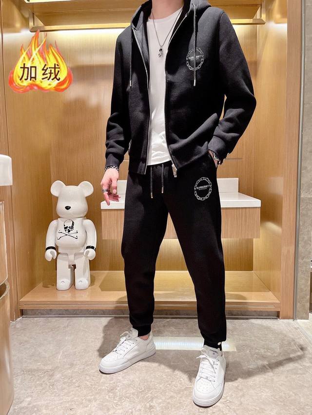 Burberry巴宝莉 加绒加厚 2024冬款新品 ，明星最爱时装味休闲套装，干净利落剪裁 ，都市风十足 采用精品定制面料，内里保暖效果极佳，手感软糯干爽，上身