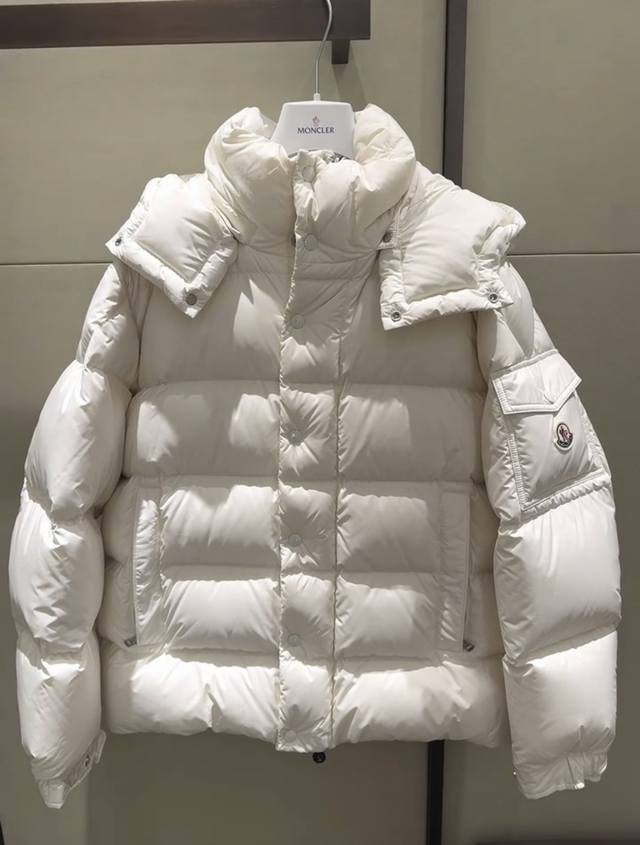 Moncler 新品 Maya 70冬季羽绒服夹克外套.中国限定白.柜台实拍展示.