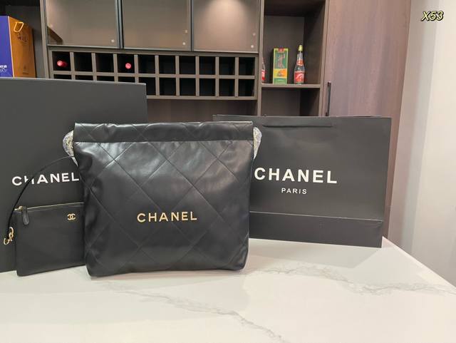 折叠礼盒礼品袋 Size：36Cm Chanel 香奈儿22Bag 顶流垃圾袋 又甜又酷 一整个爱住 百搭时尚 颜值超高 是每个潮酷女孩必入单品