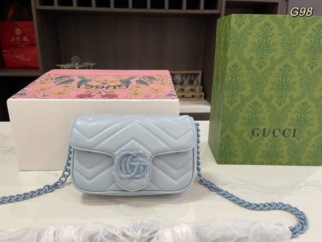 折叠礼盒飞机盒 Size: 16*11Cm Gucci酷奇方胖子gg Marmont 方胖子 Gucci新款小可爱震撼来袭 宝宝们 绝对绝对的下一个爆款！