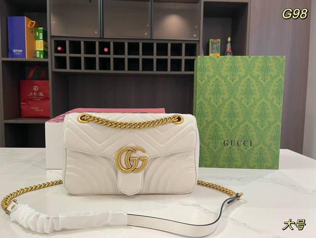 折叠礼盒飞机盒 Size: 17*6*10Cm 21*6*13Cm 25*7*15Cm Gucci 古驰 新款马蒙marmont 再现复古摩登 双g 刺绣爱心单