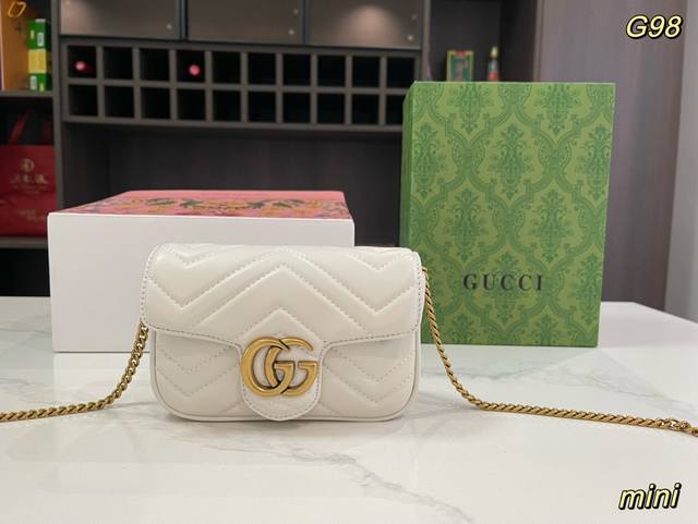 折叠礼盒飞机盒 Size: 17*6*10Cm 21*6*13Cm 25*7*15Cm Gucci 古驰 新款马蒙marmont 再现复古摩登 双g 刺绣爱心单