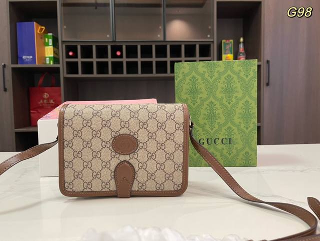 折叠礼盒飞机盒 Size: 20*15Cm Gucci Retro系列 邮差包 复古经典款老花迷你 邮差包单肩斜挎包盖式女包