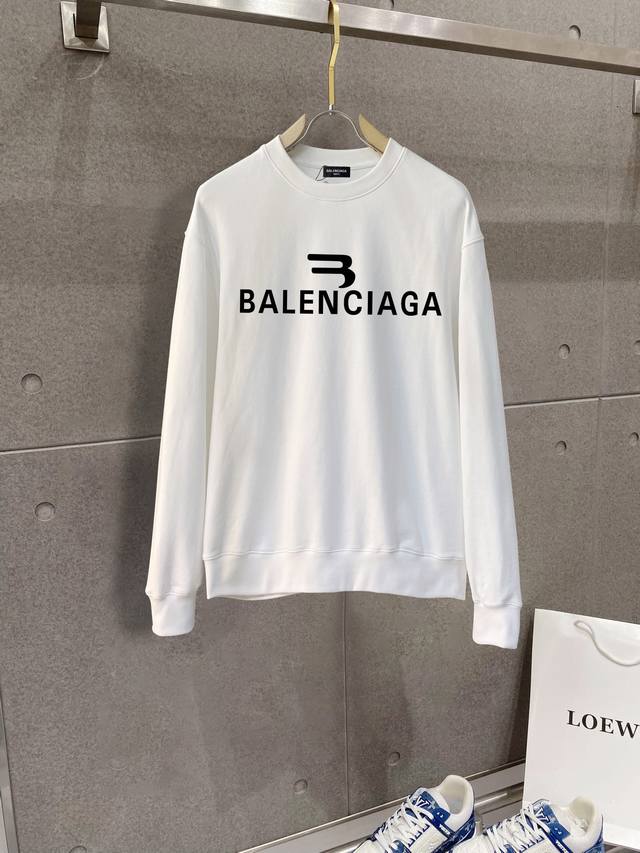 巴黎世家 Balenciaga官网 新款字母印花双层重工字母图案不管是t桖还是卫衣都是每年的爆款单品 前幅大面积印花采用大康丽数码印花机直喷 成本极高 经过多次